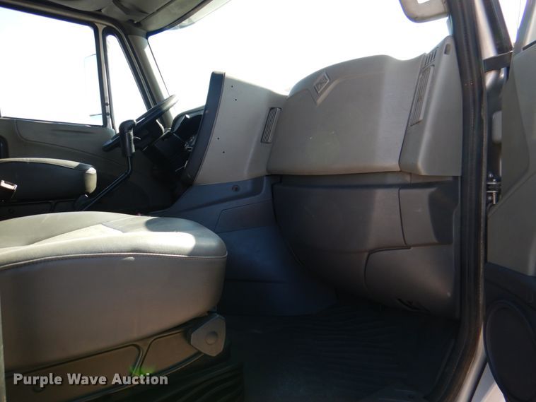 image for item DJ0383 2011 International ProStar  semi truck