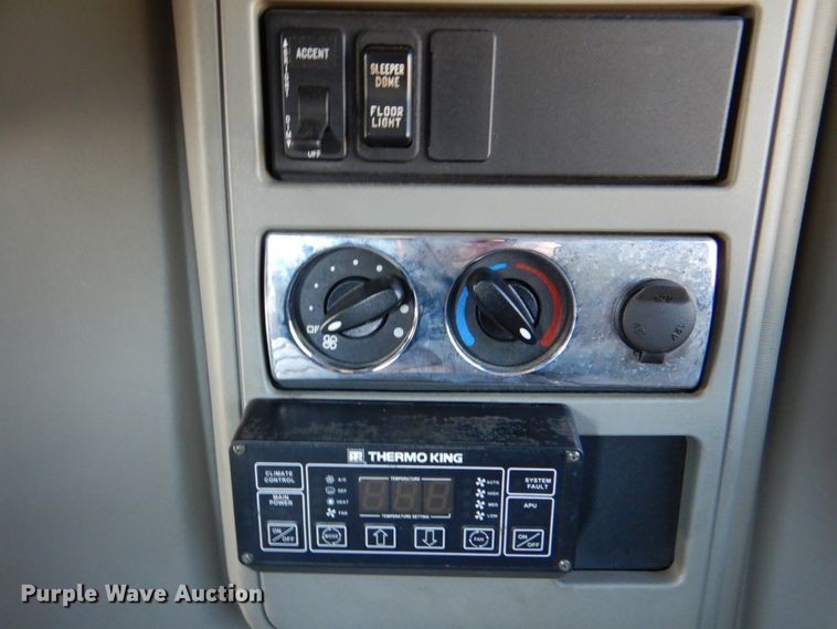 image for item DJ0383 2011 International ProStar  semi truck