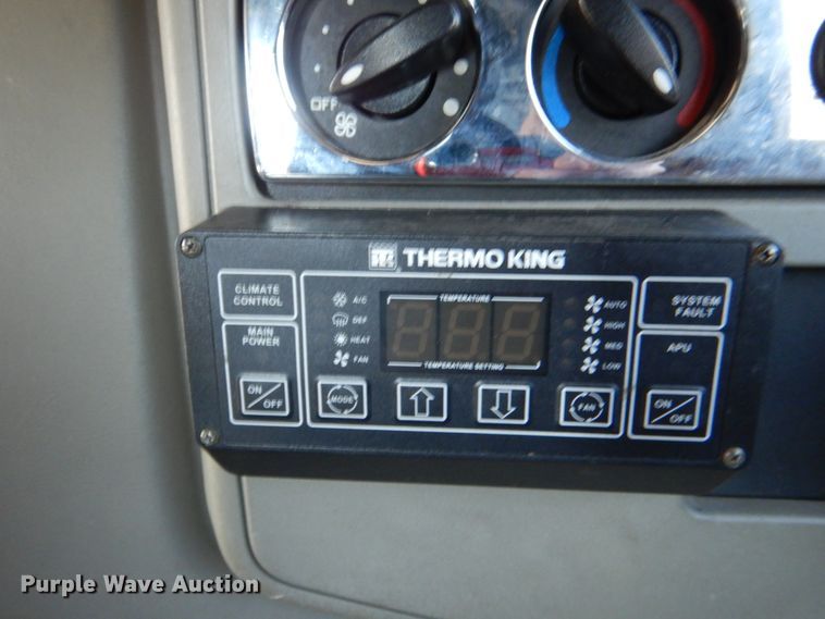 image for item DJ0383 2011 International ProStar  semi truck