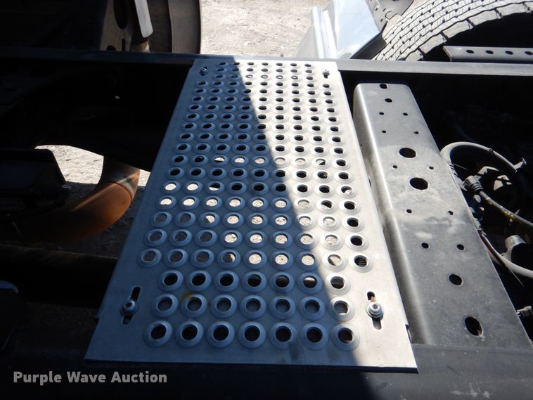 image for item DJ0383 2011 International ProStar  semi truck