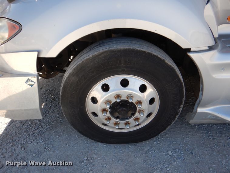 image for item DJ0383 2011 International ProStar  semi truck