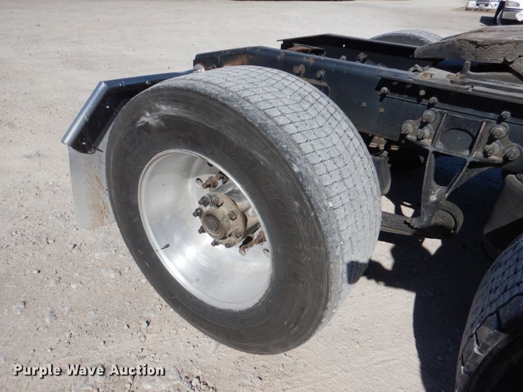 image for item DJ0383 2011 International ProStar  semi truck