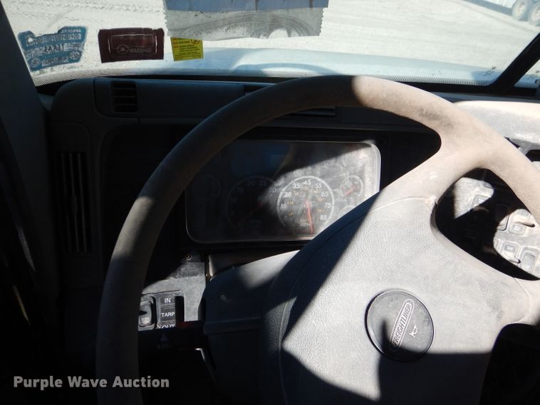 image for item DJ4915 2007 Freightliner Columbia  semi truck