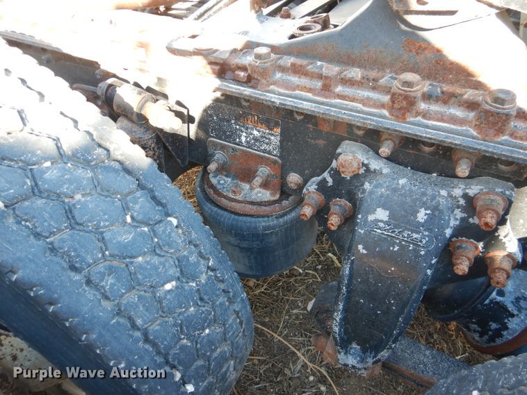 image for item DJ4915 2007 Freightliner Columbia  semi truck