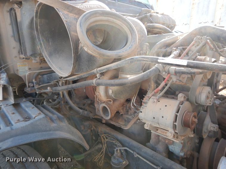 image for item DJ4915 2007 Freightliner Columbia  semi truck