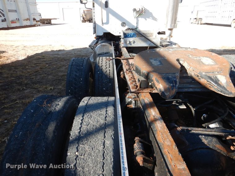 image for item DJ4915 2007 Freightliner Columbia  semi truck