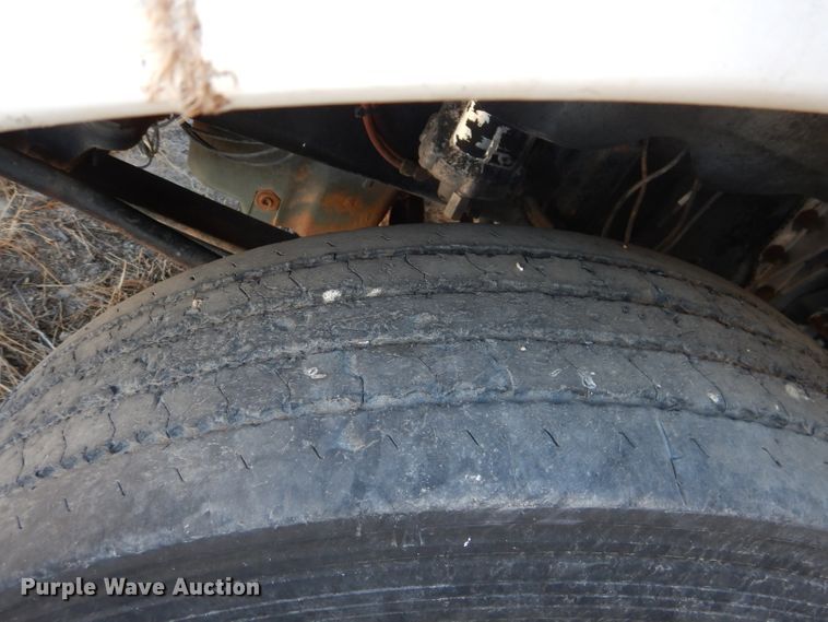 image for item DJ4915 2007 Freightliner Columbia  semi truck