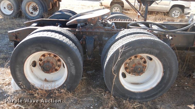 image for item DJ4915 2007 Freightliner Columbia  semi truck