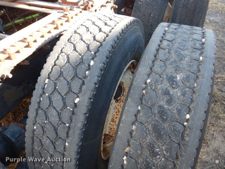 image for item DJ4915 2007 Freightliner Columbia  semi truck