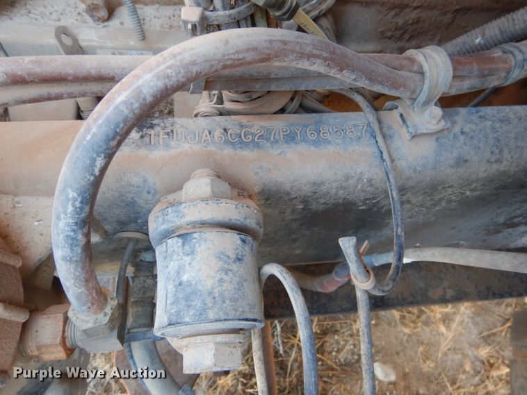 image for item DJ4915 2007 Freightliner Columbia  semi truck