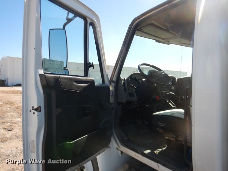 image for item DJ4936 2012 International 4300  flatbed truck