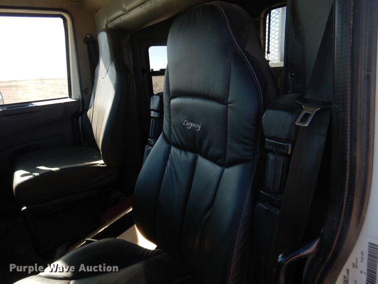 image for item DJ4936 2012 International 4300  flatbed truck