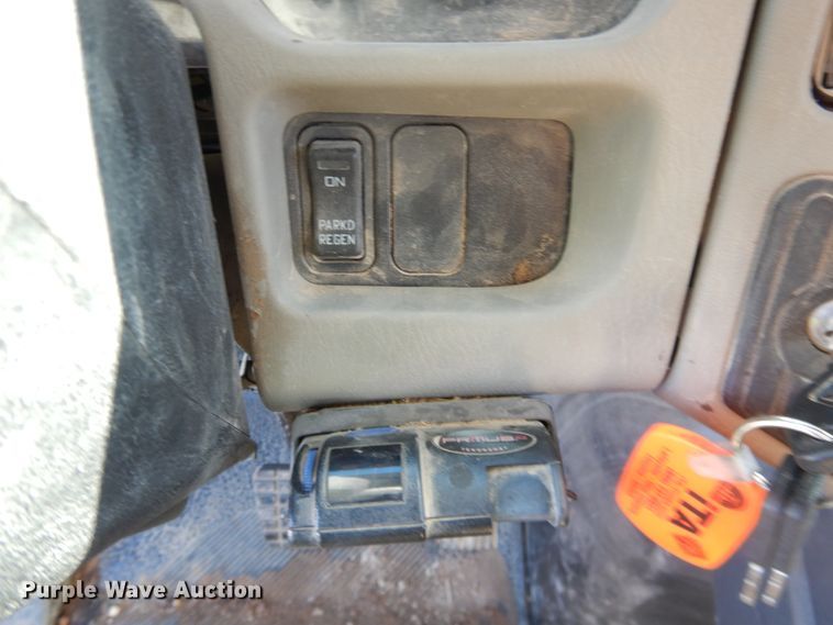 image for item DJ4936 2012 International 4300  flatbed truck