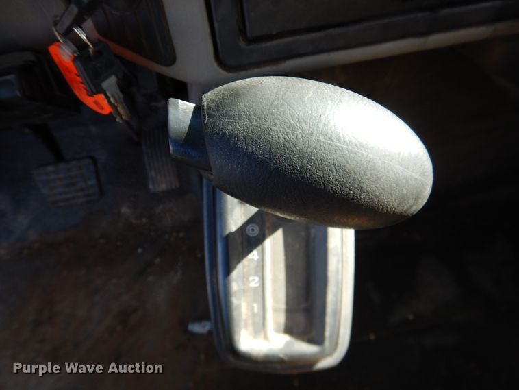 image for item DJ4936 2012 International 4300  flatbed truck