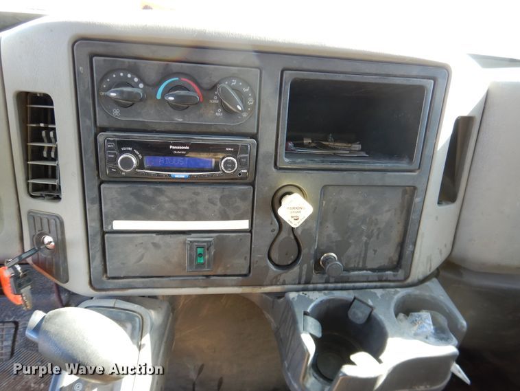 image for item DJ4936 2012 International 4300  flatbed truck