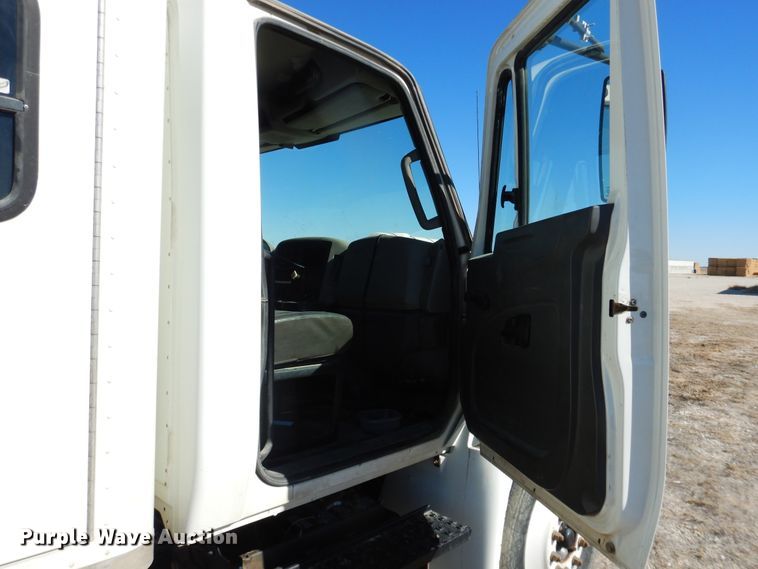 image for item DJ4936 2012 International 4300  flatbed truck