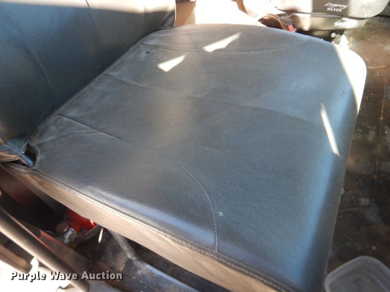 image for item DJ4936 2012 International 4300  flatbed truck