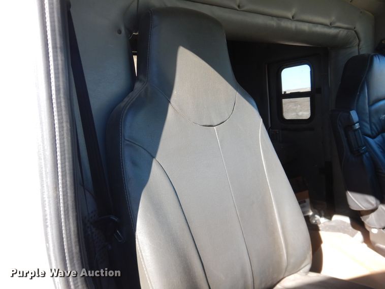 image for item DJ4936 2012 International 4300  flatbed truck