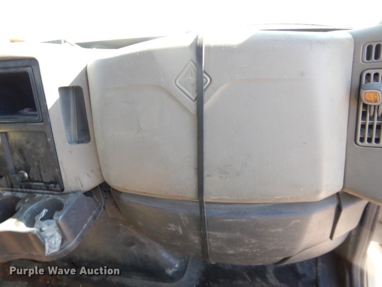 image for item DJ4936 2012 International 4300  flatbed truck