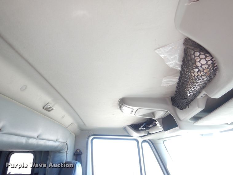 image for item DJ4936 2012 International 4300  flatbed truck