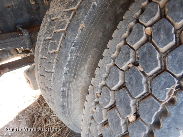 image for item DJ4936 2012 International 4300  flatbed truck