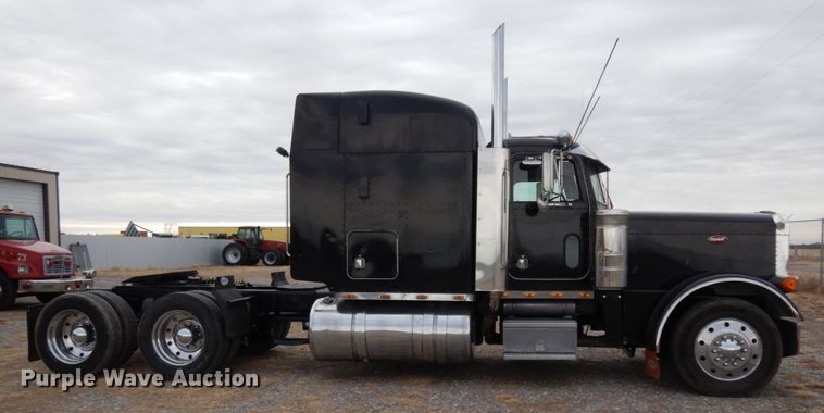 image for item DJ8196 1990 Peterbilt 379  semi truck