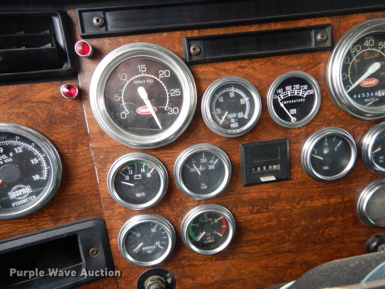 image for item DJ8196 1990 Peterbilt 379  semi truck