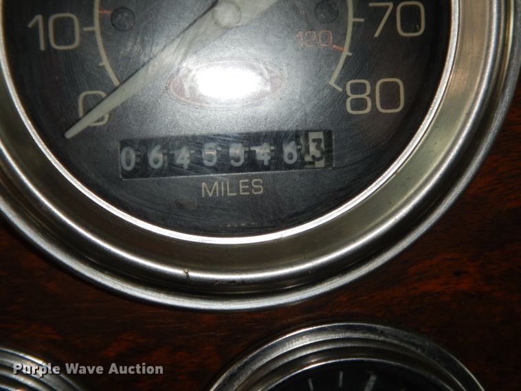 image for item DJ8196 1990 Peterbilt 379  semi truck