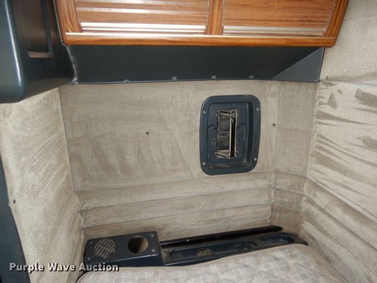 image for item DJ8196 1990 Peterbilt 379  semi truck