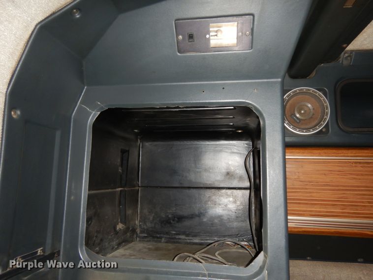 image for item DJ8196 1990 Peterbilt 379  semi truck