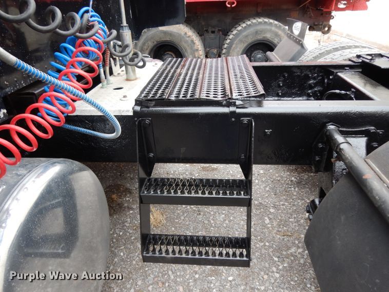 image for item DJ8196 1990 Peterbilt 379  semi truck