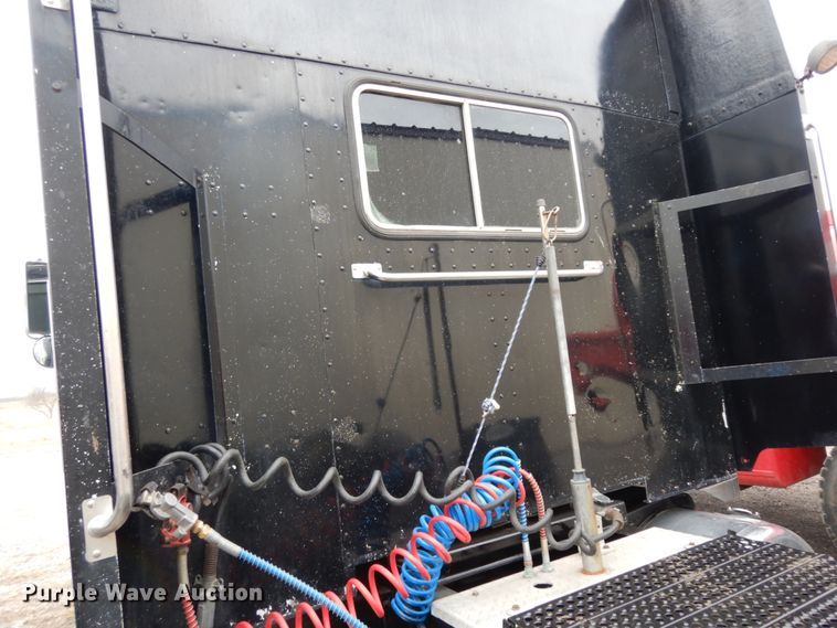 image for item DJ8196 1990 Peterbilt 379  semi truck