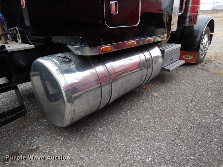 image for item DJ8196 1990 Peterbilt 379  semi truck