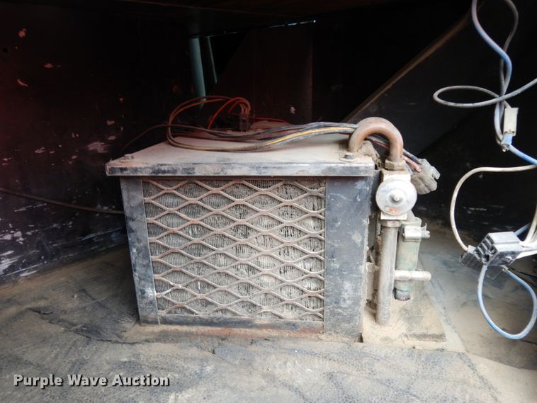 image for item DJ8196 1990 Peterbilt 379  semi truck