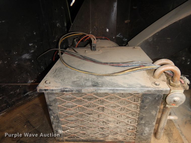 image for item DJ8196 1990 Peterbilt 379  semi truck