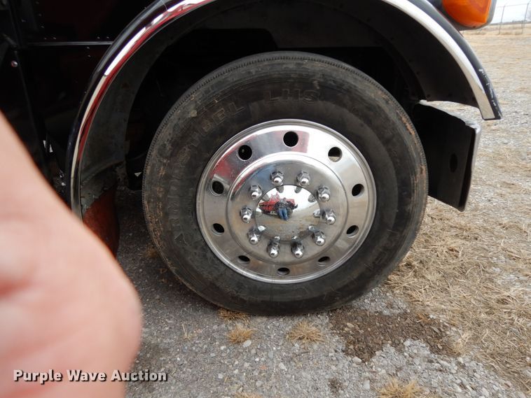 image for item DJ8196 1990 Peterbilt 379  semi truck