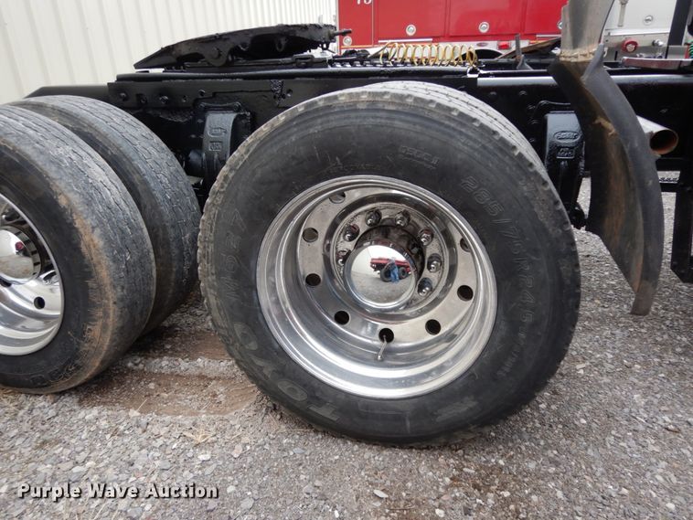 image for item DJ8196 1990 Peterbilt 379  semi truck