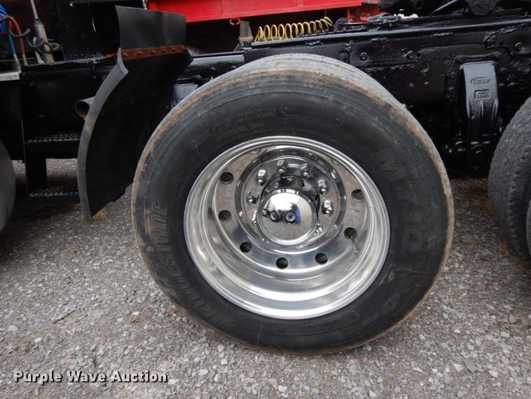 image for item DJ8196 1990 Peterbilt 379  semi truck