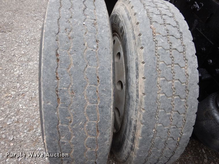 image for item DJ8196 1990 Peterbilt 379  semi truck