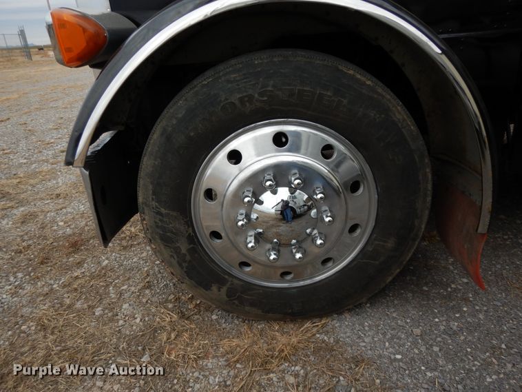 image for item DJ8196 1990 Peterbilt 379  semi truck