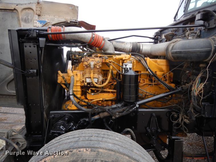 image for item DJ8196 1990 Peterbilt 379  semi truck