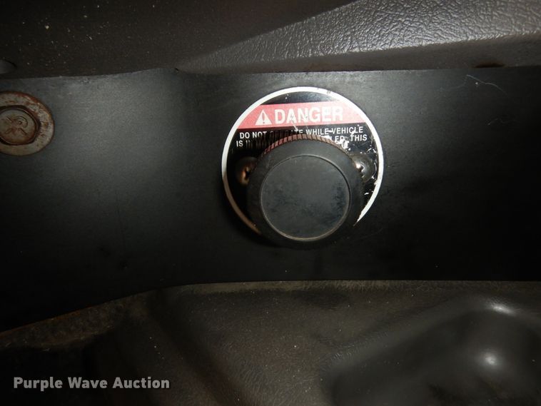 image for item DJ8197 2002 International 9200i  semi truck