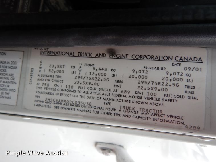 image for item DJ8197 2002 International 9200i  semi truck