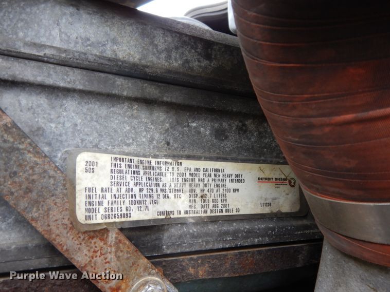 image for item DJ8197 2002 International 9200i  semi truck