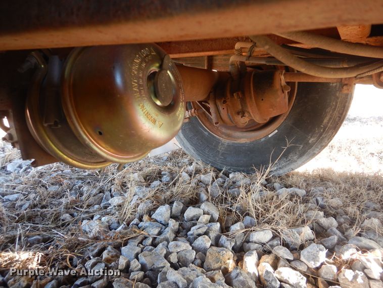 image for item DJ8615 1997 Great Dane GPMS248  flatbed trailer