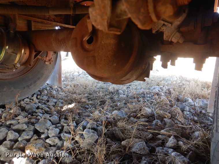 image for item DJ8615 1997 Great Dane GPMS248  flatbed trailer