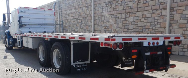 image for item DJ8617 2005 International 4400  flatbed truck