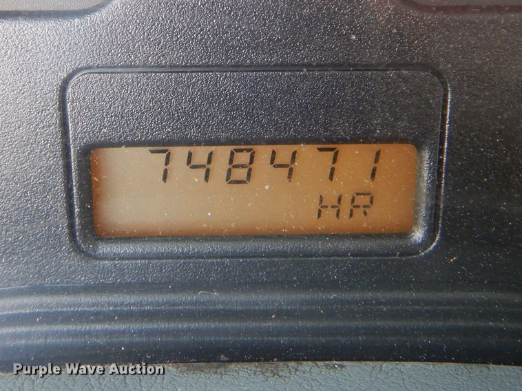 image for item DJ8617 2005 International 4400  flatbed truck