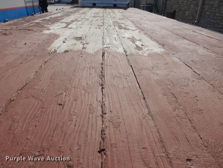 image for item DJ8617 2005 International 4400  flatbed truck