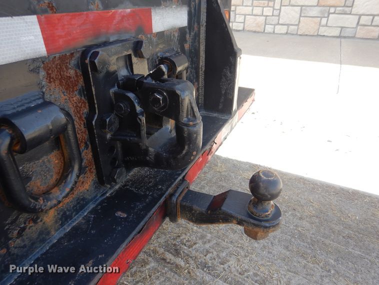 image for item DJ8617 2005 International 4400  flatbed truck